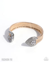 Load image into Gallery viewer, Fashion Forward Feature - Gold